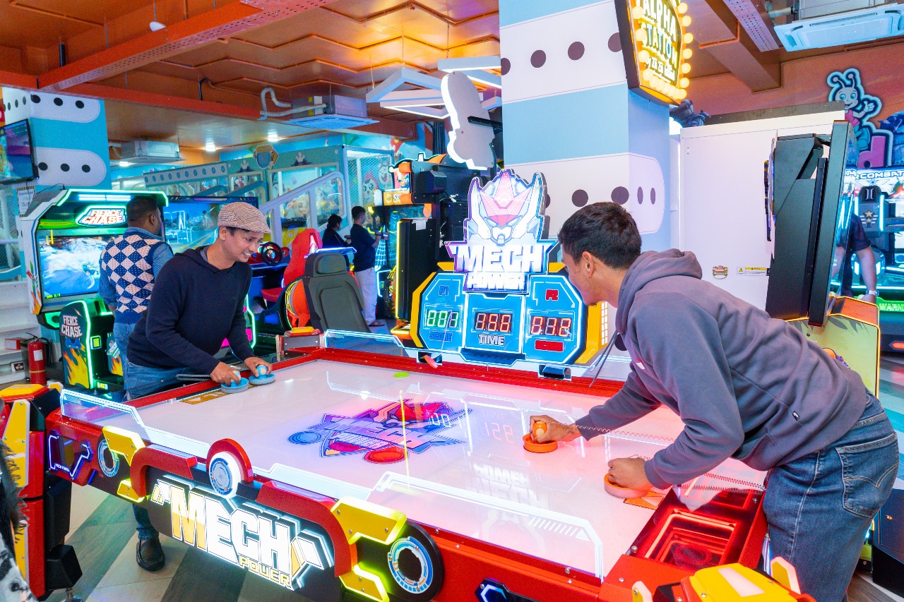 Air Hockey Game - Interactive Gaming Alpha Station Khulshi Air Hockey